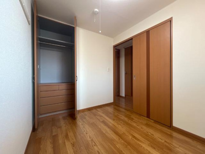 【寝室】 | アイレ | 寝室