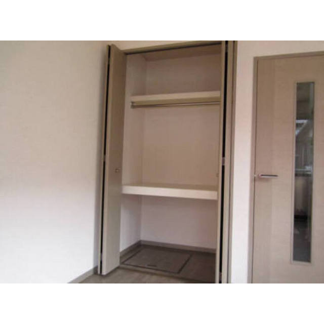 岐阜市柳津町上佐波３丁目のアパートの収納