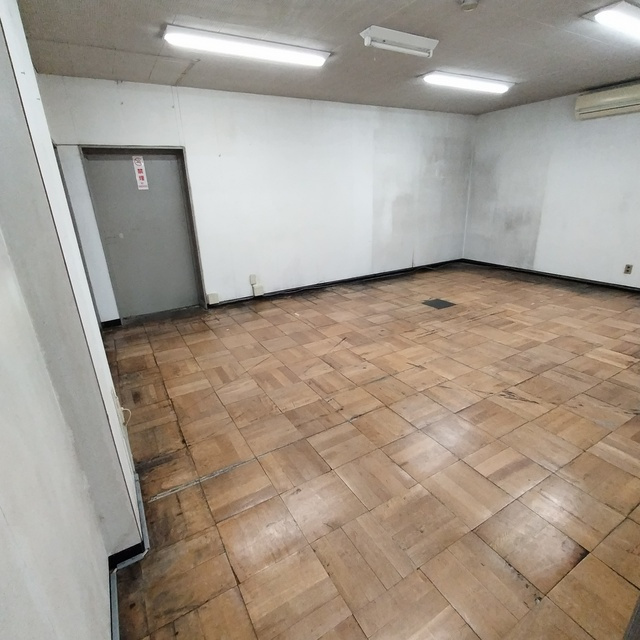 忠節ビルの内装|2階南事務室