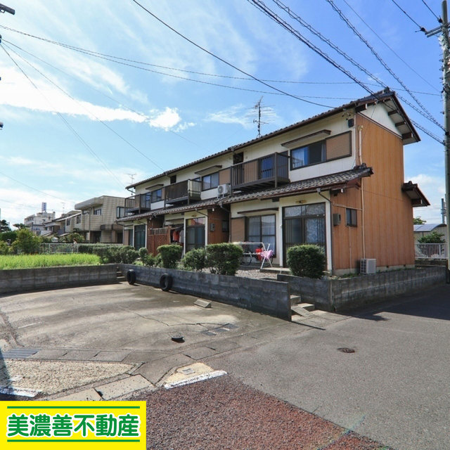 柳津町南塚貸家の外観