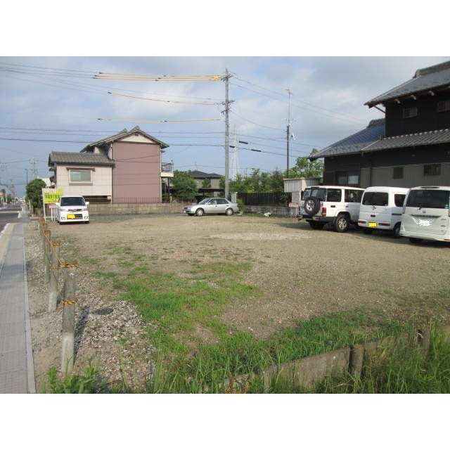 岐阜市柳津町南塚１丁目の駐車場の駐車場