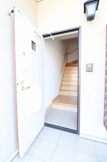 リバーサイド西浜Ａの玄関