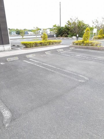 リバーサイド西浜Ａの駐車場