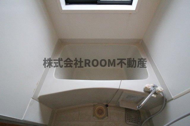 山角貸家の浴室|落ち着いた空間のお風呂です