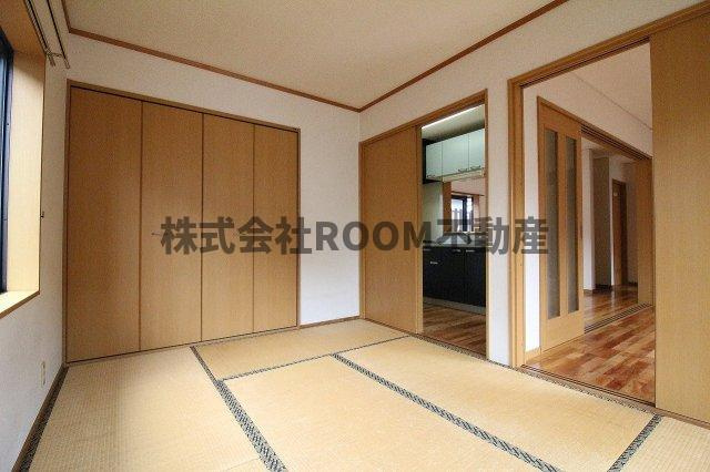 山角貸家の和室|日本らしい落ち着いた雰囲気の和室です