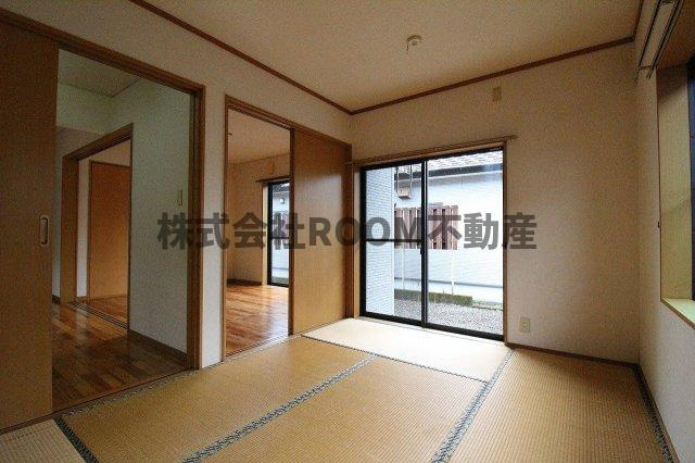 山角貸家の和室|畳の上でゆっくりとくつろげる和室です