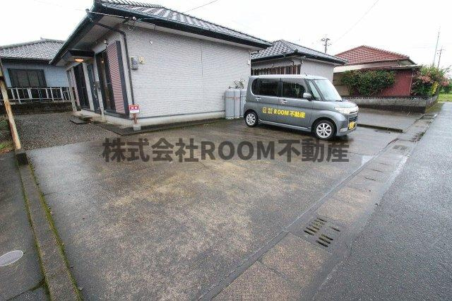 山角貸家の駐車場|駐車スペースもあります
