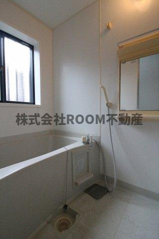 山角貸家の浴室|ゆったり過ごせるお風呂です