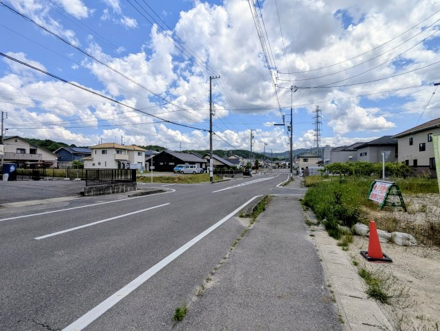 瀬戸市品野町6丁目プロジェクト　角地の前面道路含む現地写真