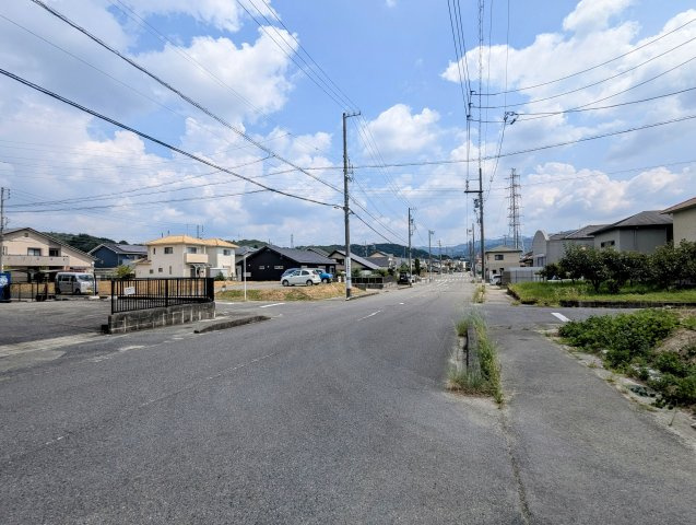 瀬戸市品野町6丁目プロジェクト　角地の前面道路含む現地写真