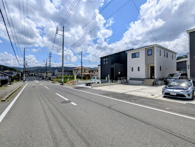 瀬戸市品野町6丁目プロジェクト　角地の前面道路含む現地写真