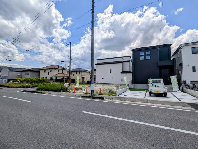 瀬戸市品野町6丁目プロジェクト　角地の前面道路含む現地写真
