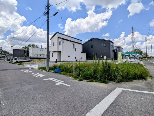 瀬戸市品野町6丁目プロジェクト　角地の前面道路含む現地写真