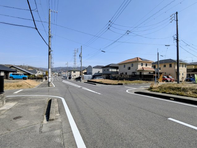 瀬戸市品野町6丁目プロジェクト　角地の前面道路含む現地写真