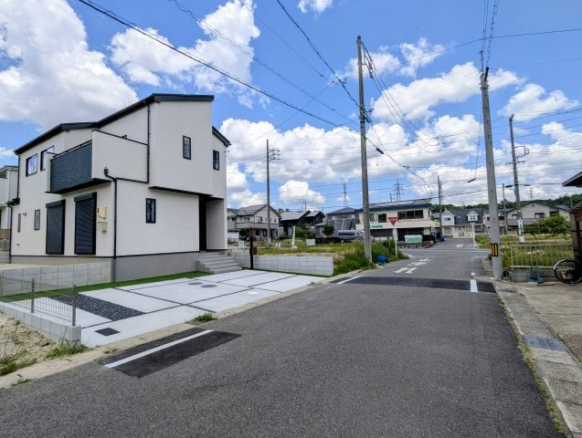 瀬戸市品野町6丁目プロジェクト　角地の前面道路含む現地写真