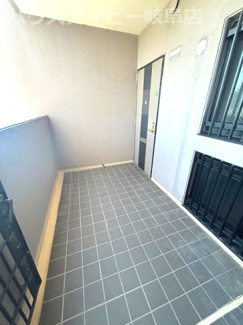 【玄関】 | ダイアパレス岐阜長良10階部分！岐阜城・長良川が一望出来ます♪夏には長良川花火大会も見えます | ダイアパレス岐阜長良10階部分！岐阜城・長良川が一望出来ます♪夏には長良川花火大会もお部屋から見えます