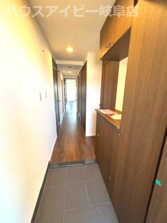 【玄関】 | ダイアパレス岐阜長良10階部分！岐阜城・長良川が一望出来ます♪夏には長良川花火大会も見えます | ダイアパレス岐阜長良10階部分！岐阜城・長良川が一望出来ます♪夏には長良川花火大会もお部屋から見えます