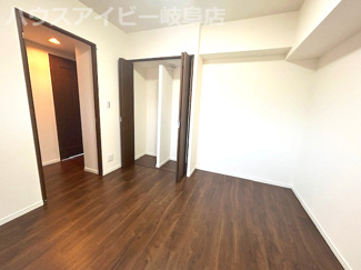 【洋室】 | ダイアパレス岐阜長良10階部分！岐阜城・長良川が一望出来ます♪夏には長良川花火大会も見えます | ダイアパレス岐阜長良10階部分！岐阜城・長良川が一望出来ます♪夏には長良川花火大会もお部屋から見えます