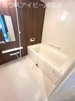 【浴室】 | ダイアパレス岐阜長良10階部分！岐阜城・長良川が一望出来ます♪夏には長良川花火大会も見えます | ダイアパレス岐阜長良10階部分！岐阜城・長良川が一望出来ます♪夏には長良川花火大会もお部屋から見えます