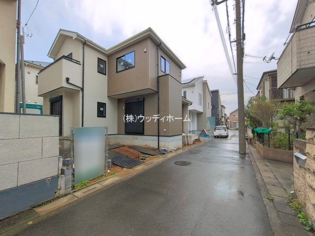 越谷市下間久里　新築一戸建て　2号棟の前面道路含む現地写真