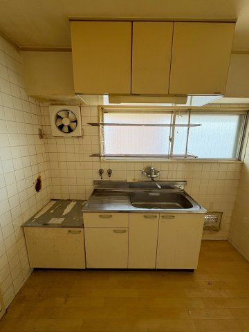 モアライフ湊川のキッチン|コンパクトなキッチンで掃除もラクラク