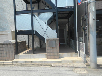 リブリ・本千葉のエントランス|建物の内部です