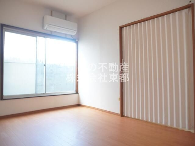 岡村アパートの洋室