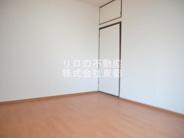 岡村アパートの洋室