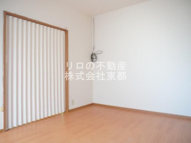 岡村アパートの洋室