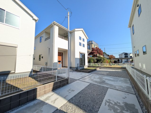 【間取り】 | リーブルガーデン.S高崎市石原町第24ー② | 玄関には嬉しいシューズインクローク完備！
家族と自然に顔合わせできるリビングアクセス階段！