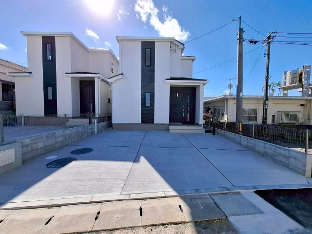 ハートフルタウン読谷村長浜　A号棟の外観|駐車並列3台可能です！