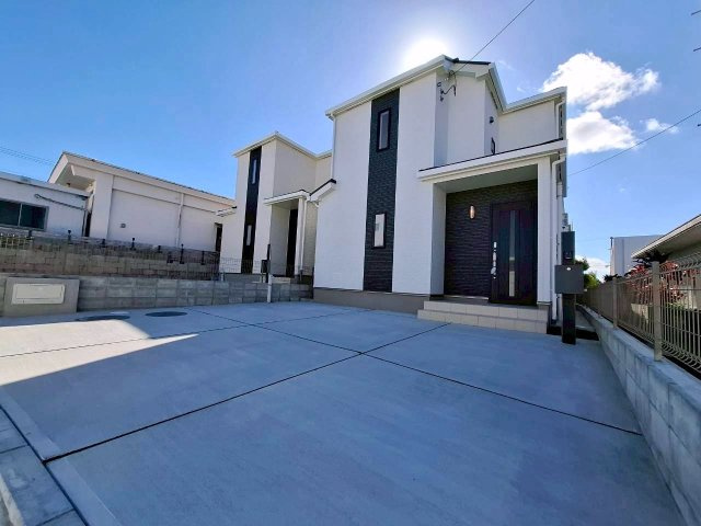 ハートフルタウン読谷村長浜　A号棟の外観|駐車並列3台可能です！