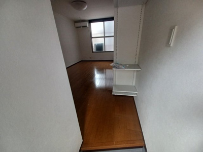 【設備】 | ABBEY ROAD | 玄関からお部屋に向けて