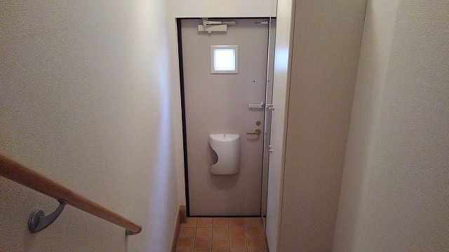 エム・クアトロの玄関
