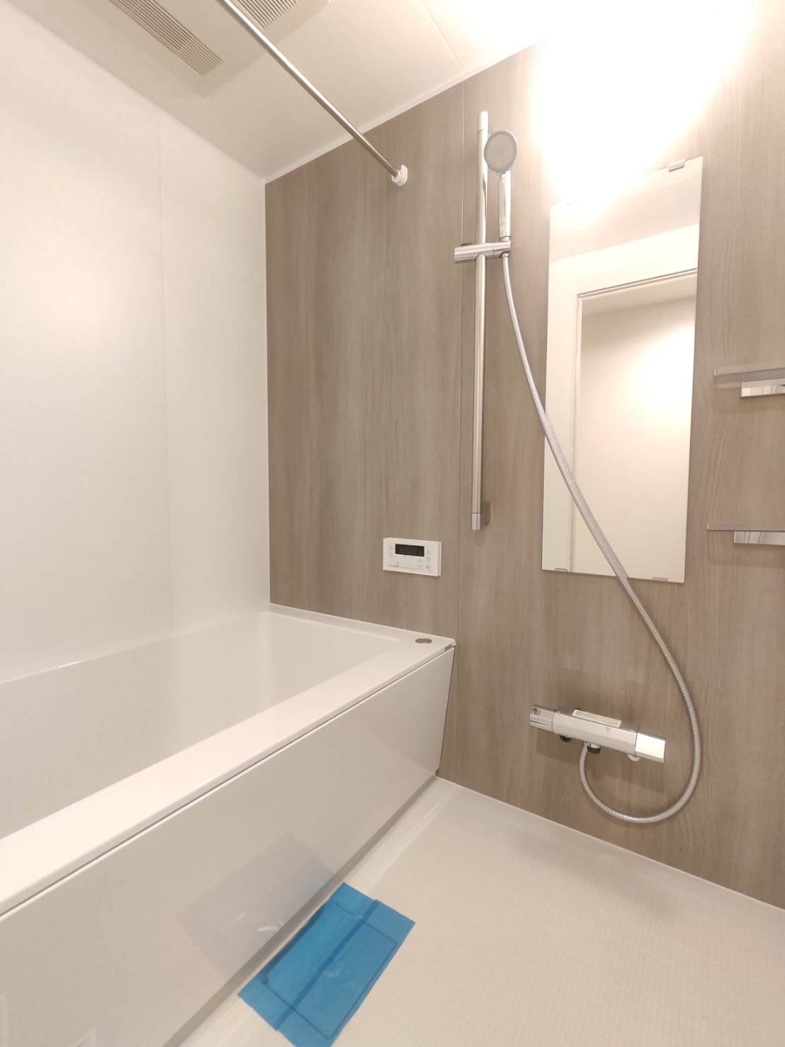 サンシティ桂坂参番館の玄関