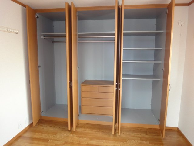 ヴィレッジ清洲Ⅱの収納|クローゼット