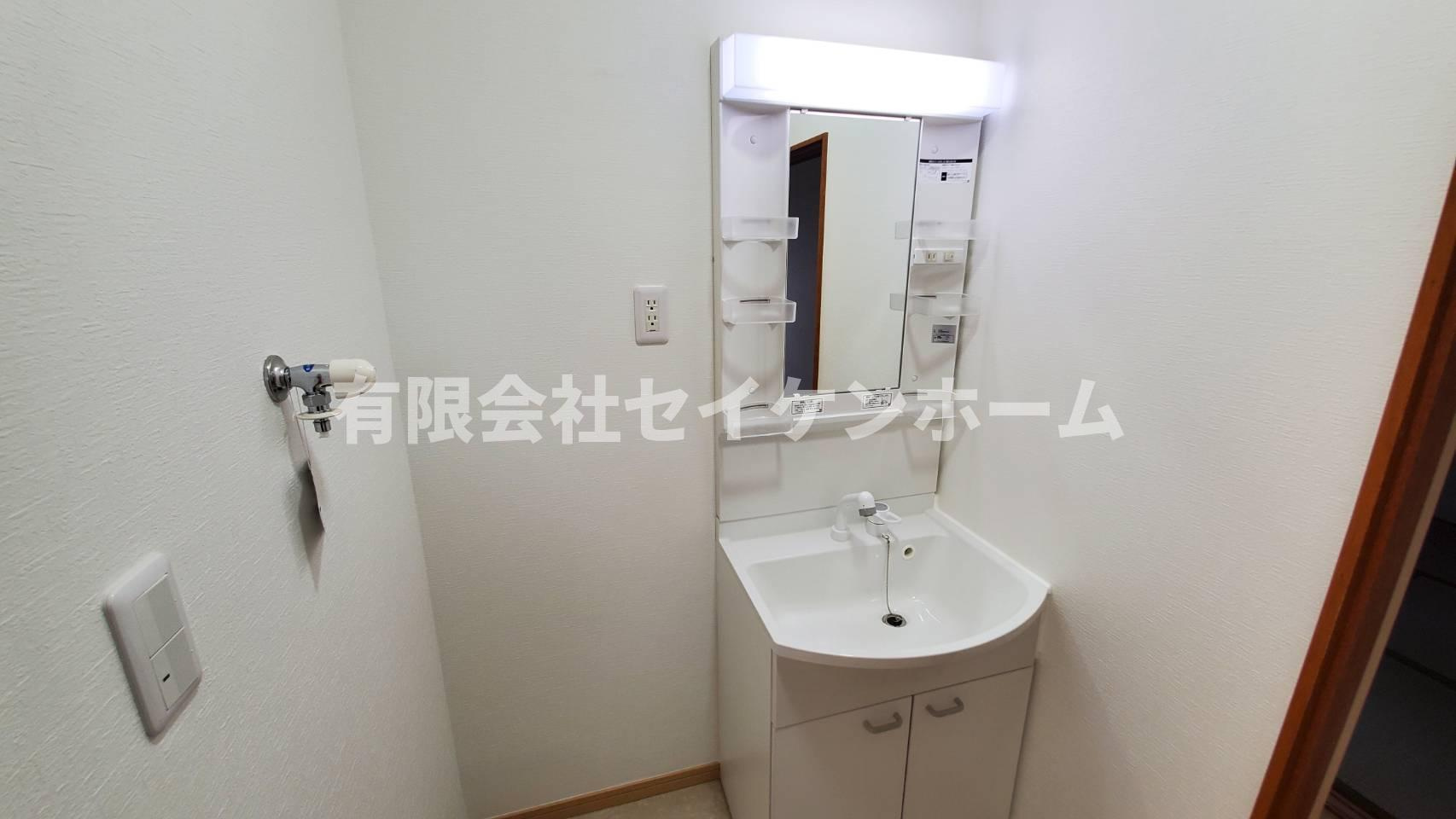 熊谷市佐谷田　中古戸建の独立洗面台