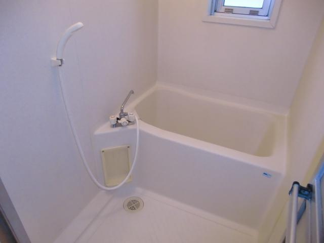 ジュネス桜田の浴室