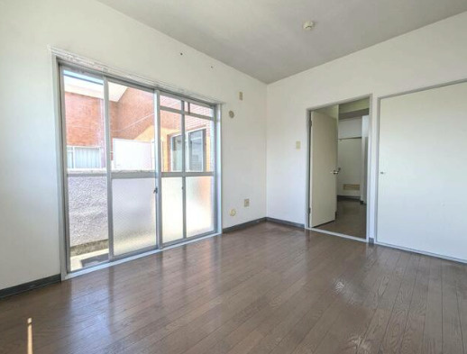 ジュネス桜田の居間・リビング