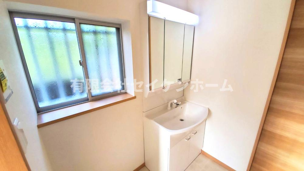 熊谷市冑山　中古戸建の洗面所