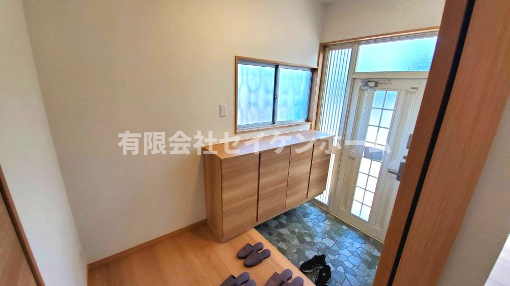 熊谷市冑山　中古戸建の玄関