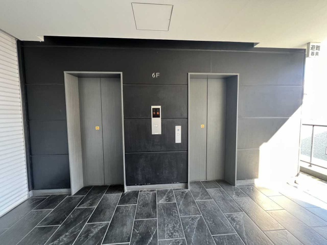 グーグダイニングのエントランス