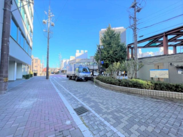 グーグダイニングの周辺