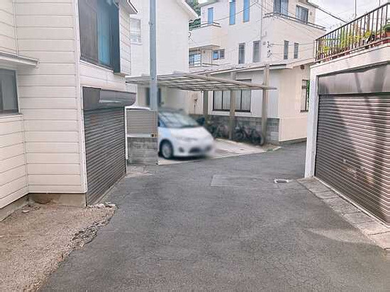 【前面道路含む現地写真】