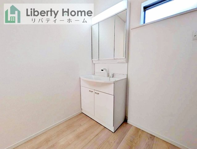 北茨城市磯原町木皿第3　新築戸建　1号棟の独立洗面台