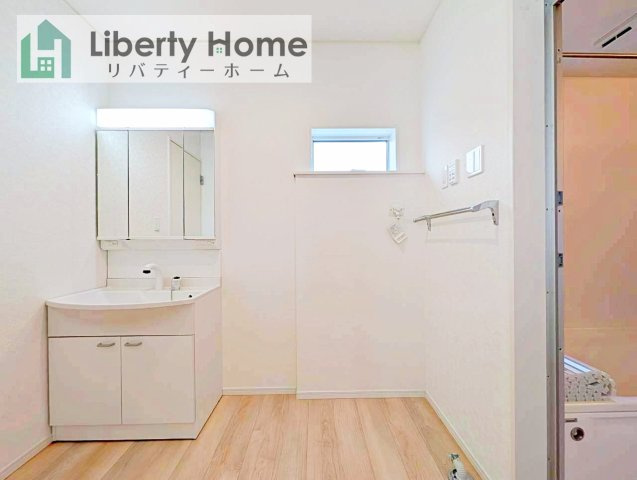北茨城市磯原町木皿第3　新築戸建　2号棟の独立洗面台