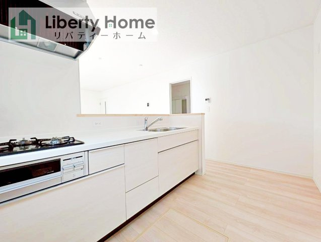 北茨城市磯原町木皿第3　新築戸建　2号棟のキッチン