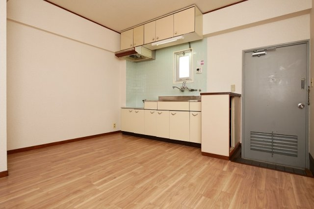 島本マンションの居間・リビング|島本マンション　303号室