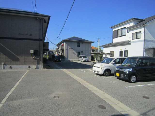 セジュールRの駐車場
