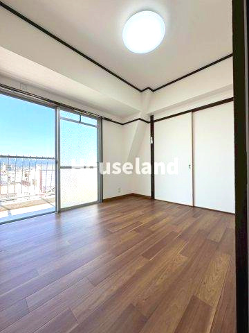 中之島グランドマンションの洋室